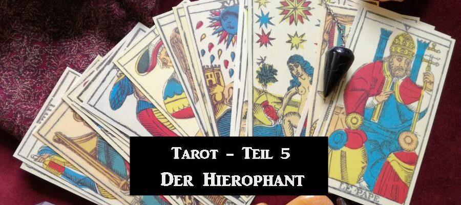 Zu sehen ist das Bild 1 des Beitrags mit dem Thema: Tarot Teil 5 - Kartenbedeutung Der Hierophant